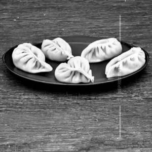 Veg Afghani Momos (10 Pcs)