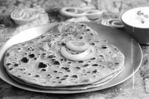 Aloo Pyaz Paratha  