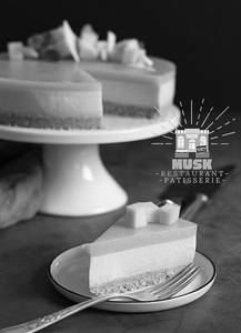 Mango Cheesecake Slice