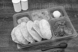 Luchi Chicken Thali