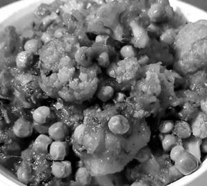Aloo Gobi Matar Masala ( DRY VEG )