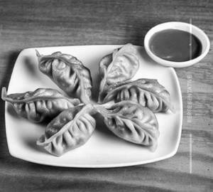 Paneer Fried Momos White Sauce