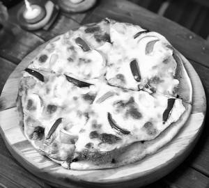 Cheesy Veg Classic Pizza