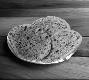 Paneer Pyaz Paratha (2Pcs)