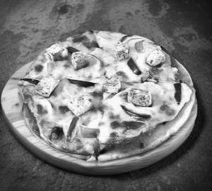 Cheesy Paneer Pizza