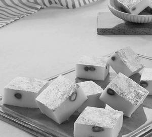 Khoya Pista Burfi