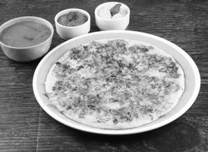 Onion Tomato Uttapam