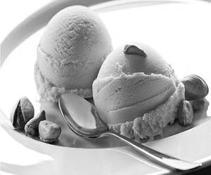 Plain Pista Ice Cream