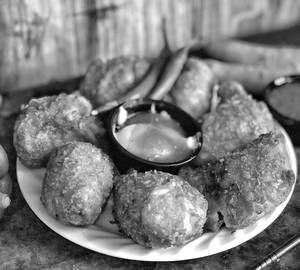 Chicken Kurkure Momos [8 Pieces]