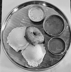 Idly Combo (2 Idly & 1 Vadai)