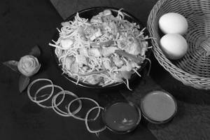 Egg Chicken Hakka Noodles