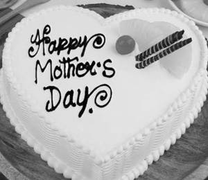 Pineapple Heart Mother's day Cake