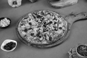 Veg Extravaganza Pizza
