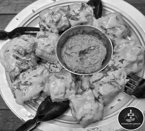 Spring roll with gravy