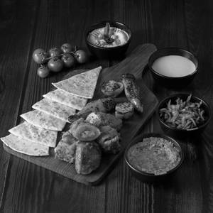 Chilli Cheese Soya Chaap Platter