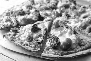 Special Thin Crust Broccoli Pizza [9 inches]