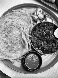 Ceylon Paratha With Chicken
