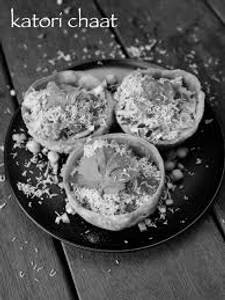 Royal special basket chaat [1 plate]