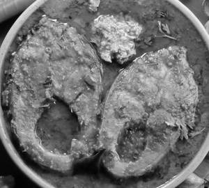 Fish Curry [Small 2 Pics, Medium 4 Pics, Large 6 Pics]