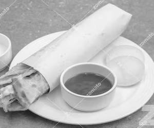 Achari Paneer Roll