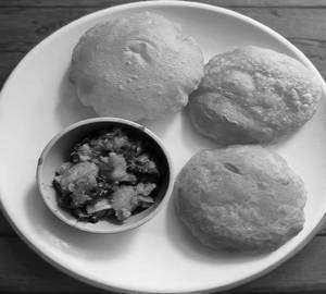 6 puri with bhaji