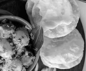Dal Puri 4 Pcs With Aloo Dum