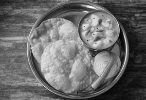 Atta Puri 4pcs With Aloo Dum