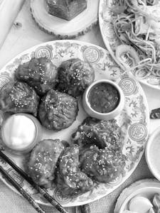Veg Honey Chilli Momos [8 Pieces]