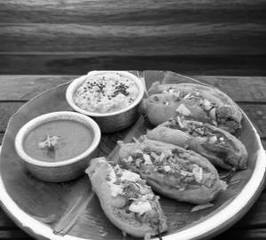Mirchi bajji [4 pieces]