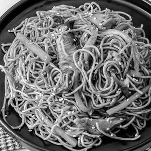 Tola Chowmein