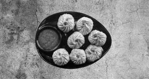 Veg Fried Momos [8 Pieces]