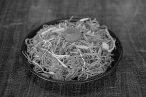 Veg schezwan noodles