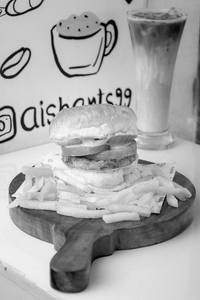 Aloo Tikki Burger