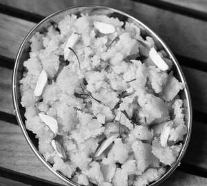 Desi Ghee Besan Halwa