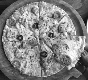 Tandoori Paneer Pizza