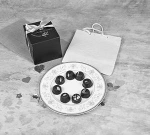 Assorted Chocolate Box With Ribbon 