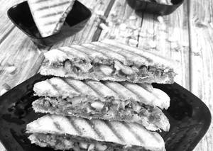 Veg Cheese Gowden Sandwich