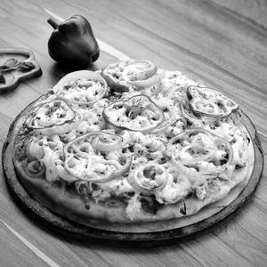 Onion or capsicum pizza