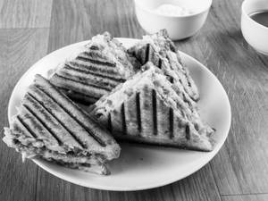 Veg grilled sandwich