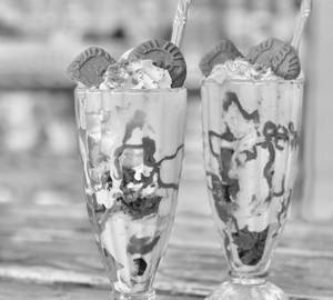 Lotus Biscoff Sundae (Premium)