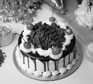 Black Forest Cake (1/2 kg)