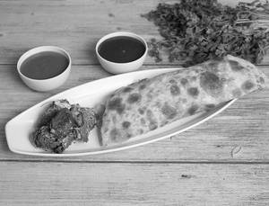 Achari Paneer Roll
