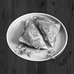 Vegetable chees sandwich