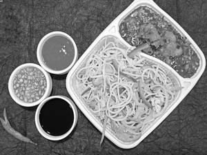 Veg Noodles With Gobi Manchurian