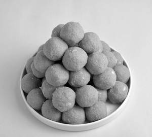 Desi Ghee Besan Laddu