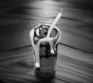 Oreo shake with ice cream
