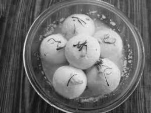 Spongy Rasgulla [1 Piece]