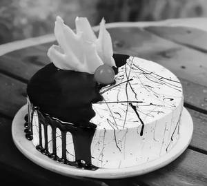 Chocolate vanilla cake