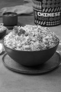 Chicken Burnt Garlic Fried Rice - Half (500 ml)