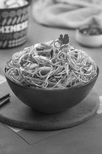 Veg Schezwan Noodles - Half (500 ml)